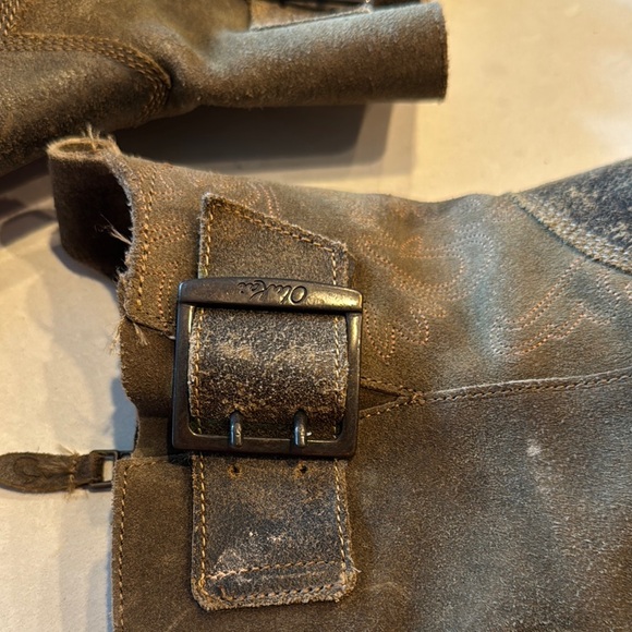 OluKai Brown Ankle Boots with Elastic Panels peeling of inner upper liner c,pic. - Picture 7 of 12